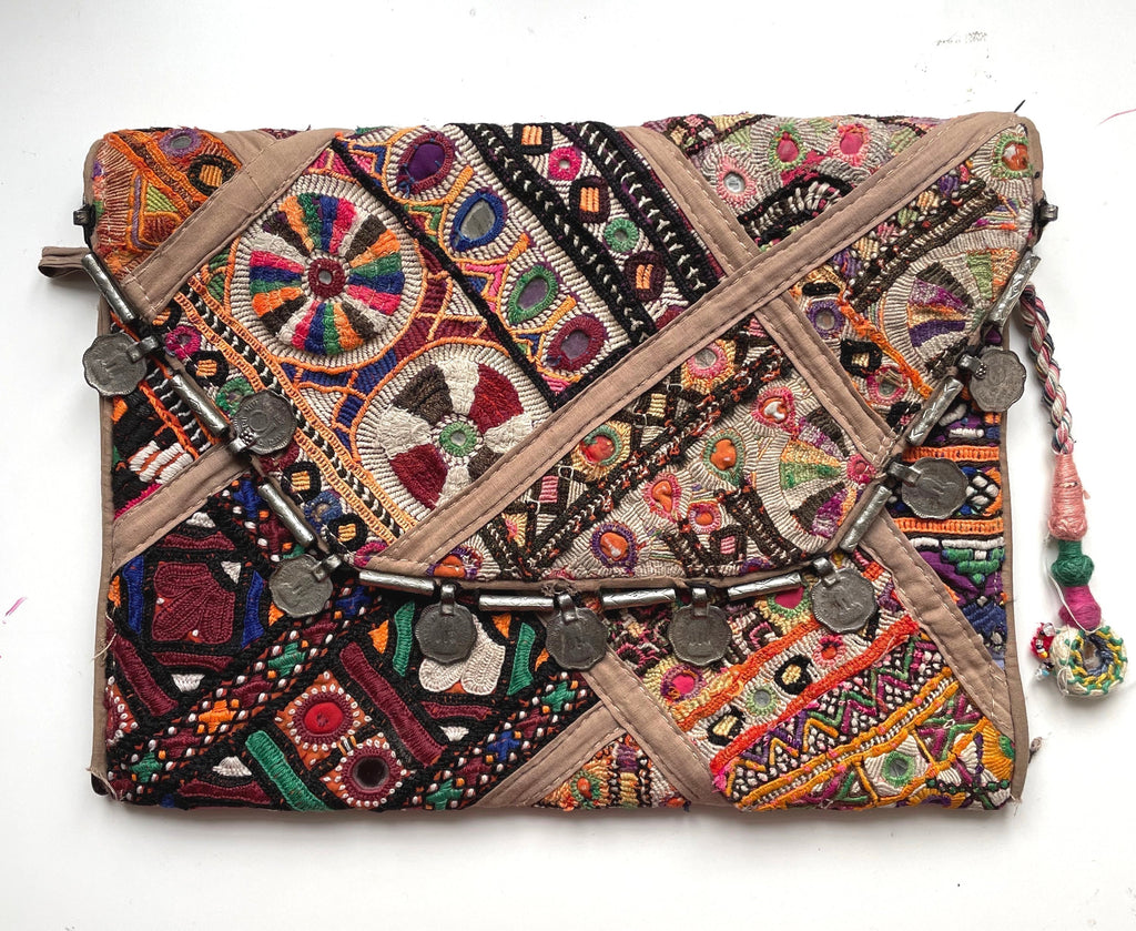 Embroidery Traditions of Sindh’s Nomadic Tribes